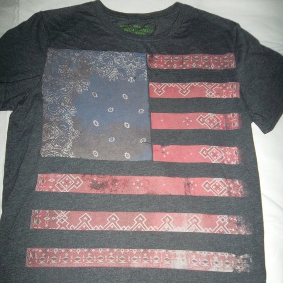 American Eagle Patriotic American Flag Graphic Crew Neck T-Shirt - Picture 1 of 5